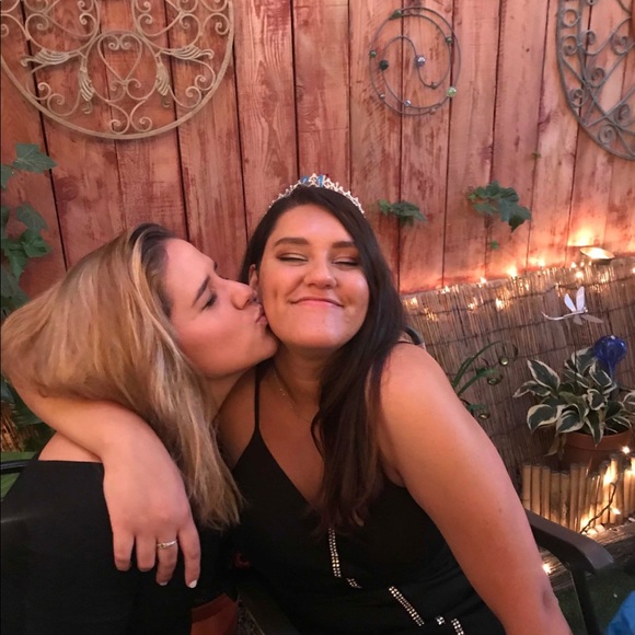 Meet your Posher, Sabrina - Picture 7 of 10